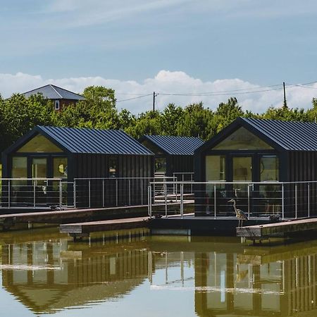 Kingfisher Tattenhall Exterior photo